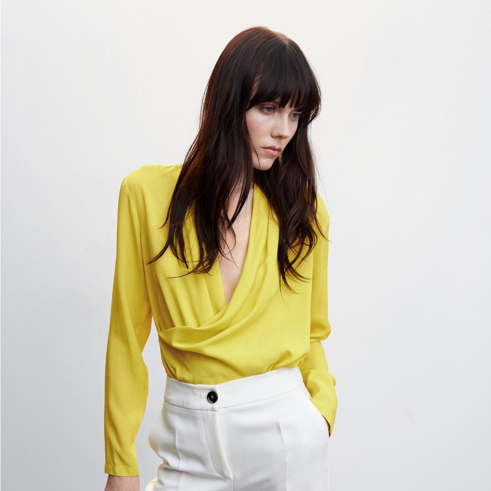 🍍Semi sheer Mango lime wrap blouse